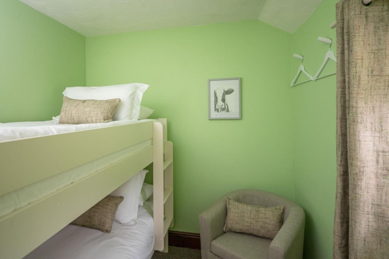 Rising Sun Pub, Restaurant&Rooms Lacock Extérieur photo